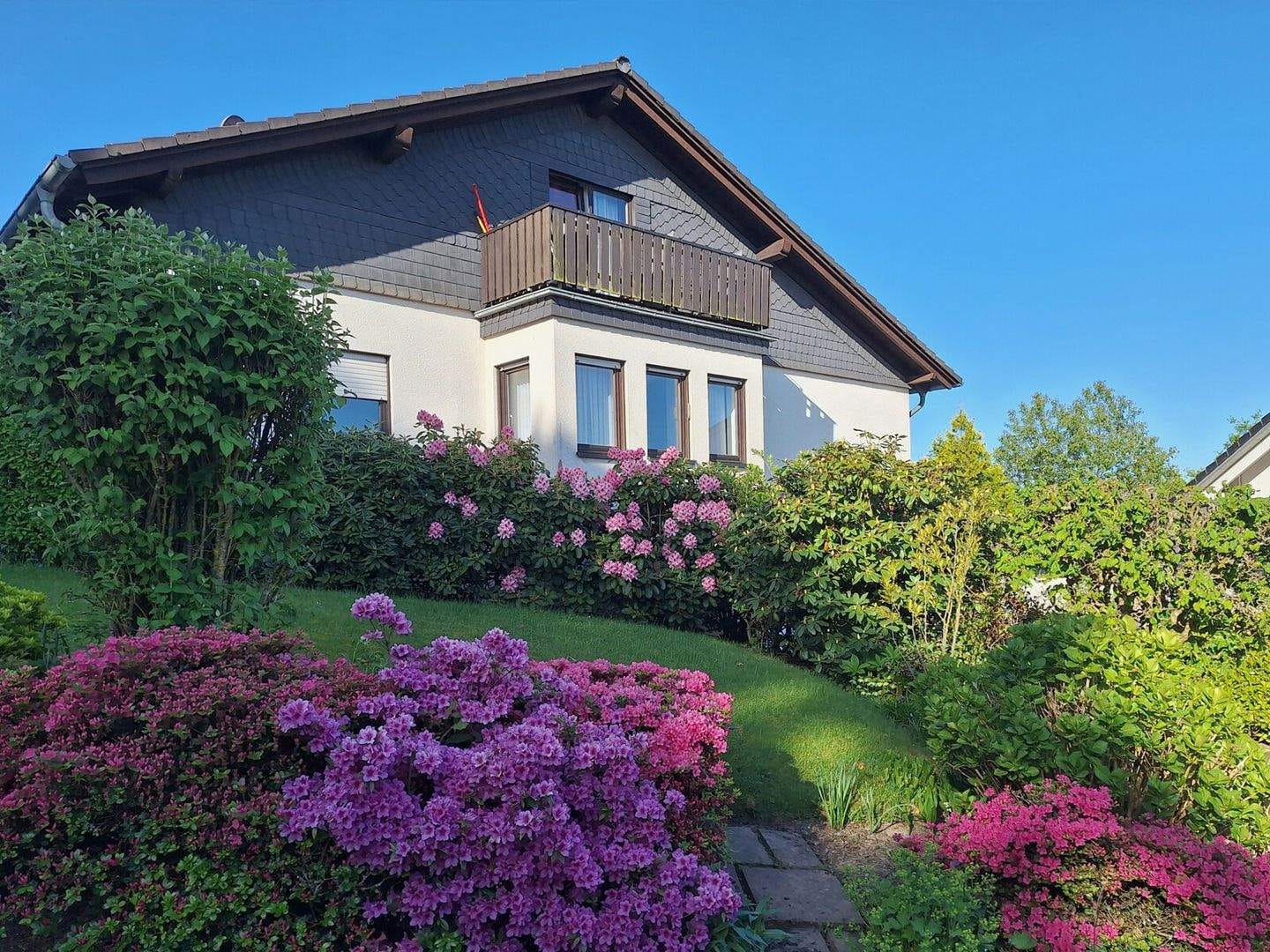 Immobilie in Herscheid - SCHADE IMMOBILIEN - Schönes Einfamilienhaus in perfekter Wohnlage von Herscheid! - Bild 2
