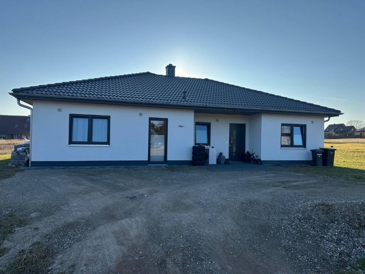 Immobilie in Basedow - Randlage: Neuwertiger Bungalow - Energie A+ - 5 Zimmer - 2 Badezimmer - Einbauküche..... - Bild 4