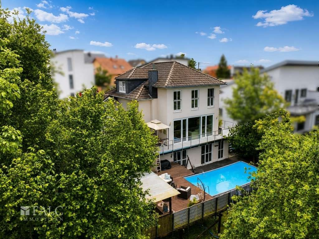 Immobilie in Weitersburg - Liebhaberobjekt mit unverbaubarem Naturblick – Architektenhaus mit Pool + Sauna Wohnen mit Ausblick - Bild 1