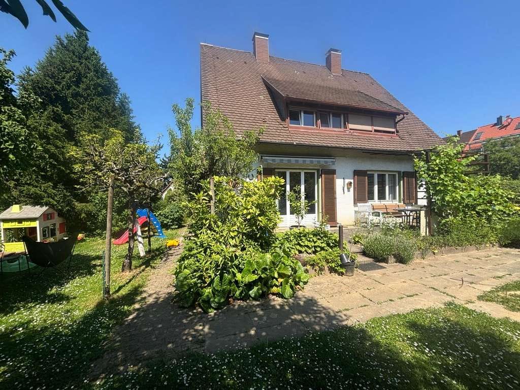 Immobilie in Schallstadt - Charmantes Wohnhaus auf idyllischem Grundstück in ruhiger Lage von Schallstadt-Wolfenweiler - Bild 0