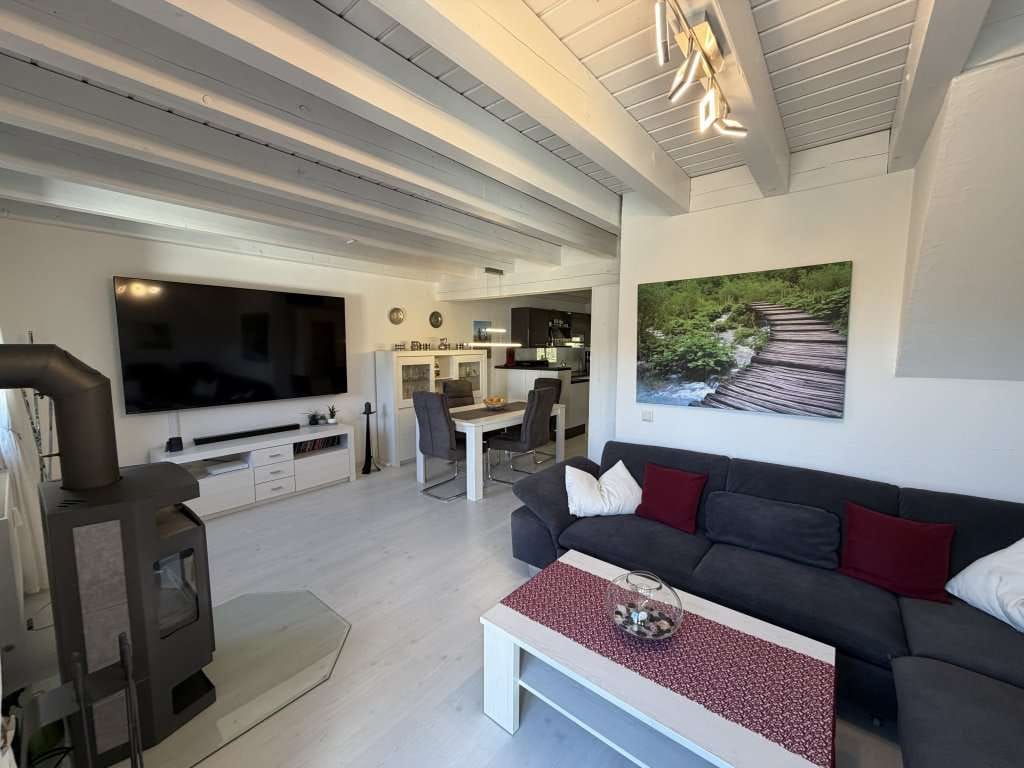 Immobilie in Kirchdorf an der Iller - Großzügige 3,5 Zimmer- Maisonette mit kleinem Dachstudio  im Herzen von Kirchdorf an der Iller - Bild 1