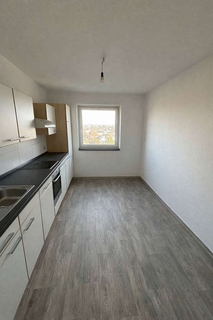 Immobilie in Erftstadt - Helle 2-Zimmer Wohnung im 10. OG mit Balkon in Erftstadt - Bild 0