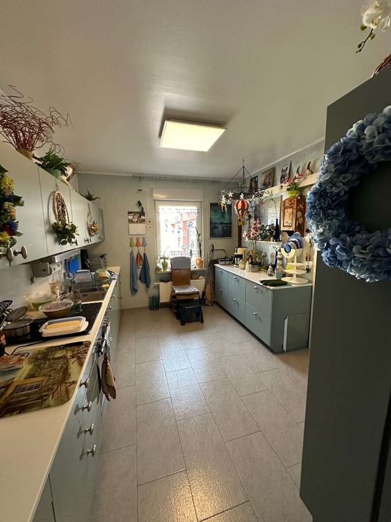 Immobilie in Nienburg (Saale) - Einmalige Chance Freistehendes EFH mit Zufahrt, Doppelgarage und vielem mehr - Bild 4