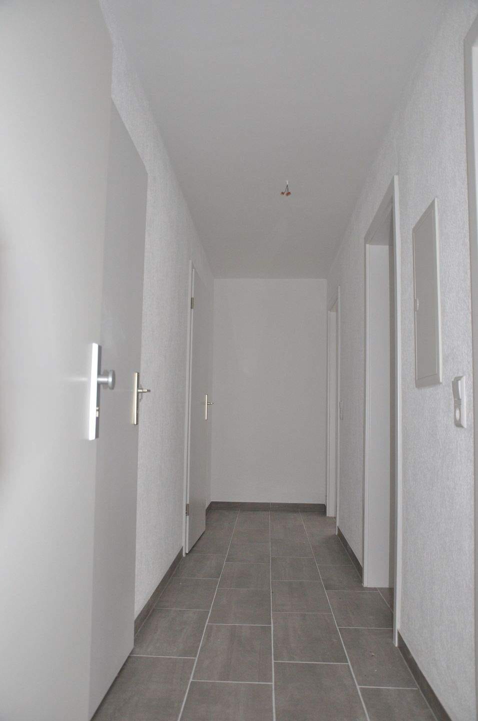 Immobilie in Niefern-Öschelbronn - Schöne 3-Zimmer Wohnung mit Wintergarten, kernsaniert,  in ruhiger Lage - Bild 4