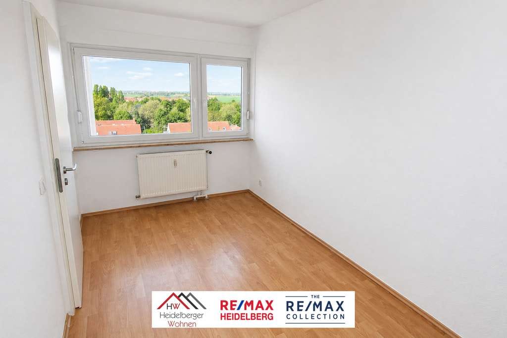 Immobilie in Eppelheim - Modernisierte 3,5-Zimmer-Wohnung mit ca. 78 m², Balkon, Garage, Kellerabteil & Weitblick über Eppelh - Bild 4