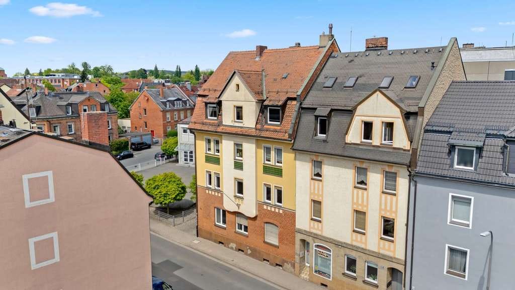 Immobilie in Bayreuth - Zentrumsnahe Lage! Attraktives Mehrfamilienhaus mit Ausbaupotenzial und attraktiver Rendite - Bild 2