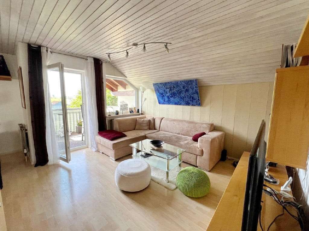 Immobilie in Leutkirch im Allgäu - Gemütliche Wohnung im DG mit sonnigem Balkon und Bergsicht - Bild 2