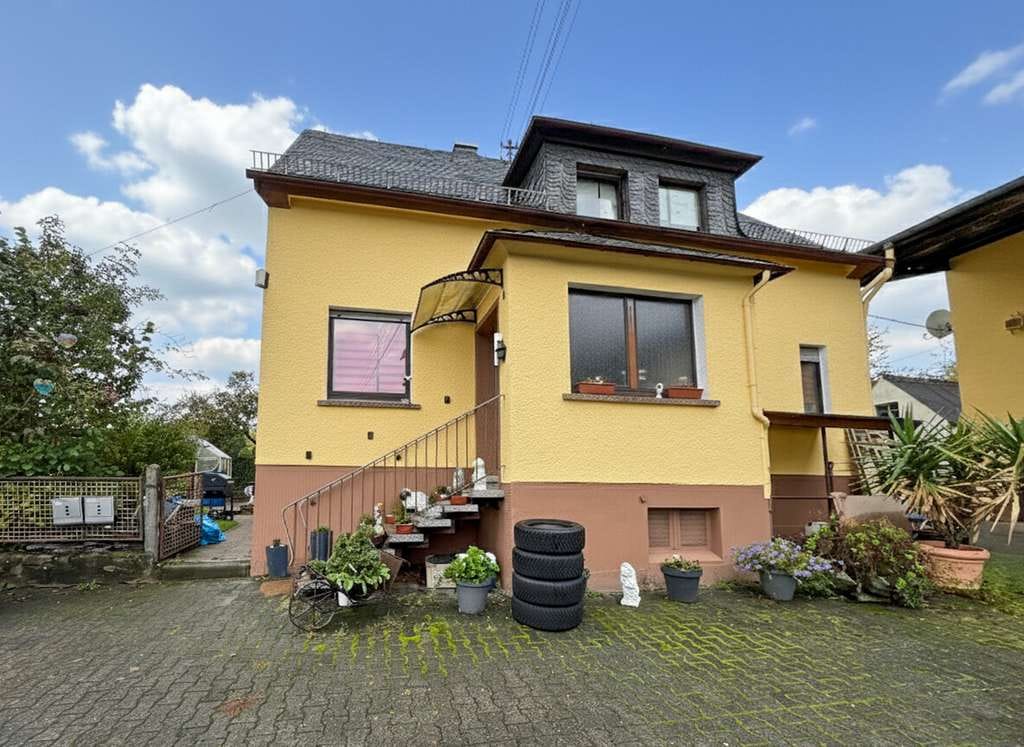 Immobilie in Gehlert - Einfamilienhaus mit großem Nebengebäude – großzügiges Grundstück inklusive! - Bild 2