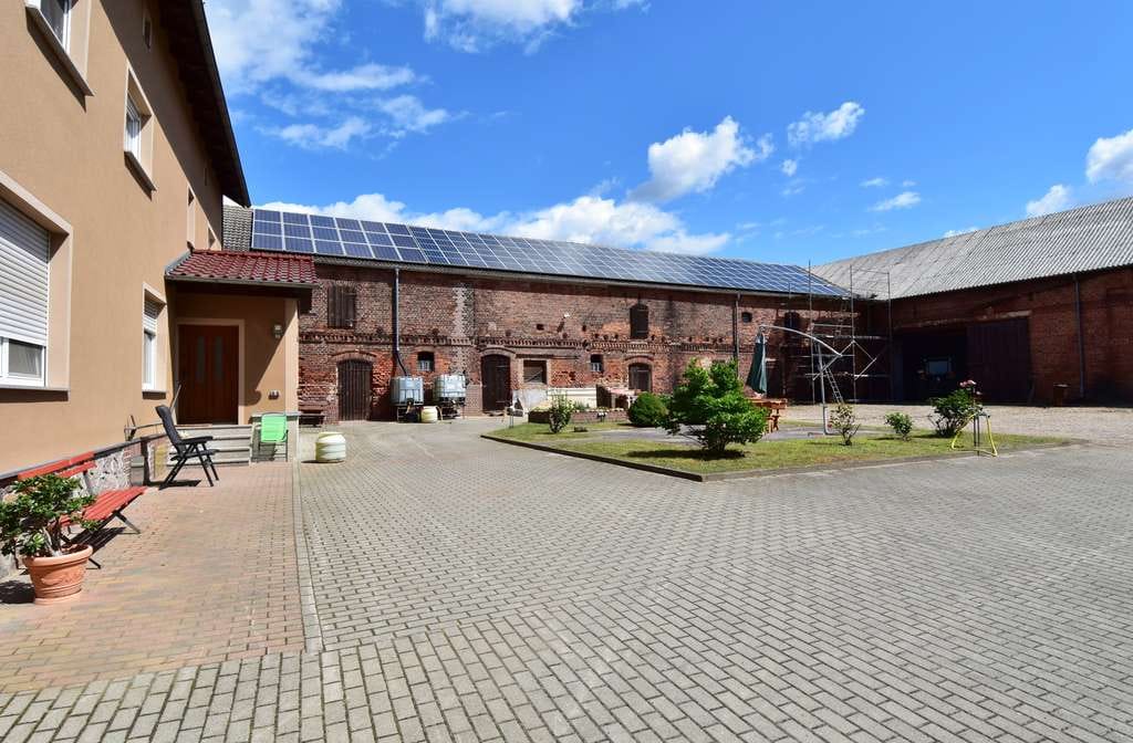 Immobilie in Treuenbrietzen - Vierseitenhof nahe Berlin – Wohnen, Arbeiten & Leben auf über 5.000 m² Hofanlage + Ackerland (b.B.) - Bild 1