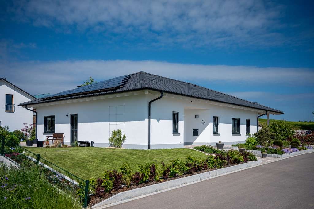 Immobilie in Wutach - Provisionsfrei: Bungalow 2022 mit Smart Home, Wärmepumpe & A+ - Bild 1