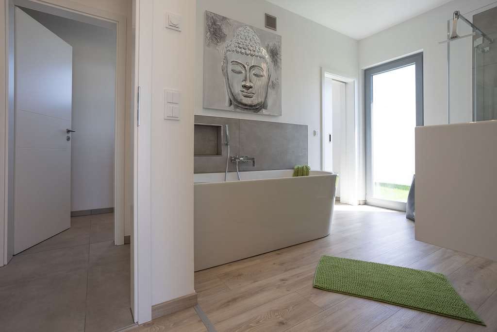 Immobilie in Mindelstetten - Modernes Einfamilienhaus mit viel Platz für die ganze Familie - Bild 2