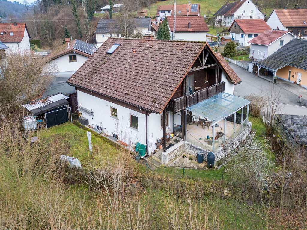 Immobilie in Stühlingen - Dreifamilienhaus mit vielseitigen Nutzungsmöglichkeiten in Grimmelshofen, Stühlingen - Bild 2