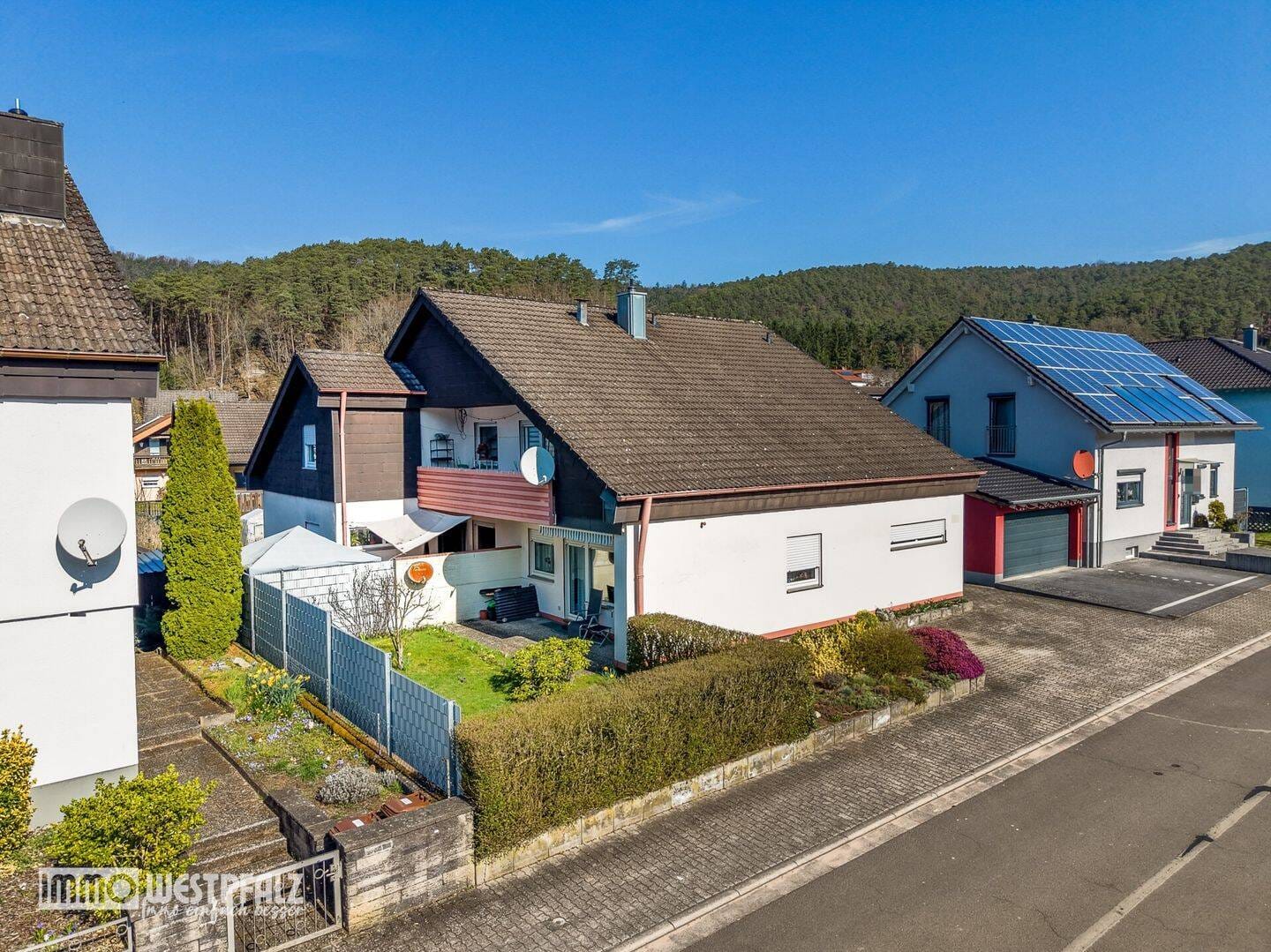 Immobilie in Dahn - Ruhig gelegene helle 3-ZKB-EG-Wohnung mit Garten & Garage in Dahn - Bild 2