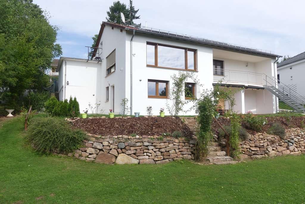 Immobilie in Brombachtal - ***Saniertes Wohnhaus mit einer traumhaften Aussicht im "Herrenwäldchen" in Brombachtal*** - Bild 0