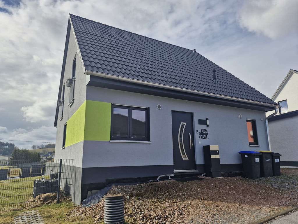 Immobilie in Ehrenfriedersdorf - Neuwertiges Einfamilienhaus in Ehrenfriedersdorf – Modern, effizient & bezugsfertig! - Bild 2