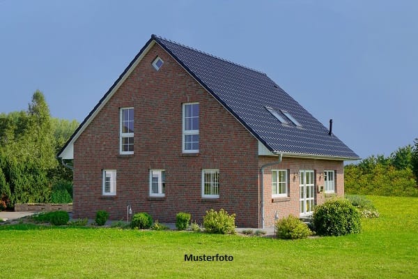 Immobilie in Bobitz - Reetgedecktes Einfamilienhaus nebst Carport und Finnhütte mit Blick auf die Wismarbucht - Bild 0
