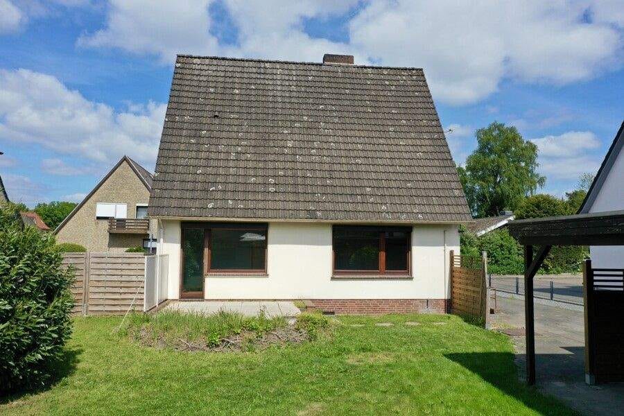 Immobilie in Scheeßel - Einfamilienhaus in ruhiger Lage mit Vollkeller, Garage und Gartenidylle - Bild 0