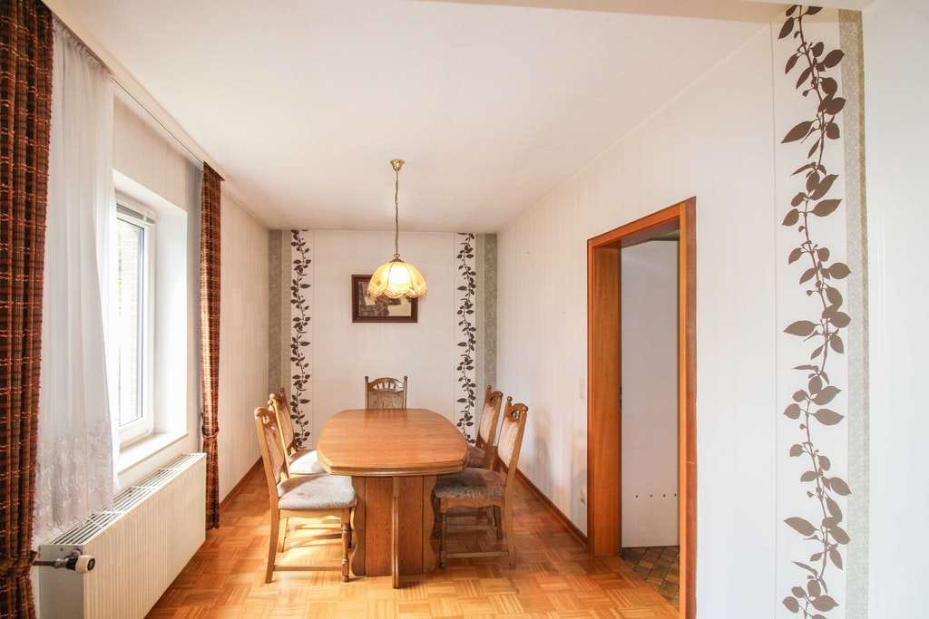 Immobilie in Grafhorst - Exklusives Wohnhaus mit Schwimmbad, Sauna, Kachelofen und mehr - Bild 4