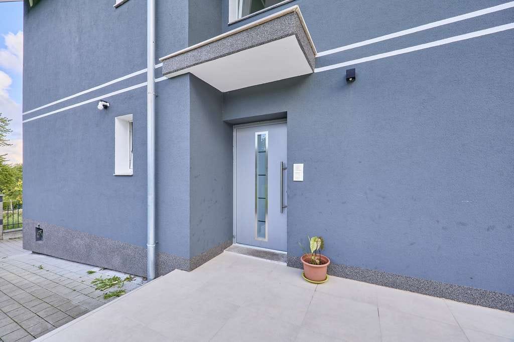Immobilie in Schömberg - Solide Kapitalanlage mit Charme – modernisiertes Mehrfamilienhaus in ruhiger Lage von Schömberg - Bild 1
