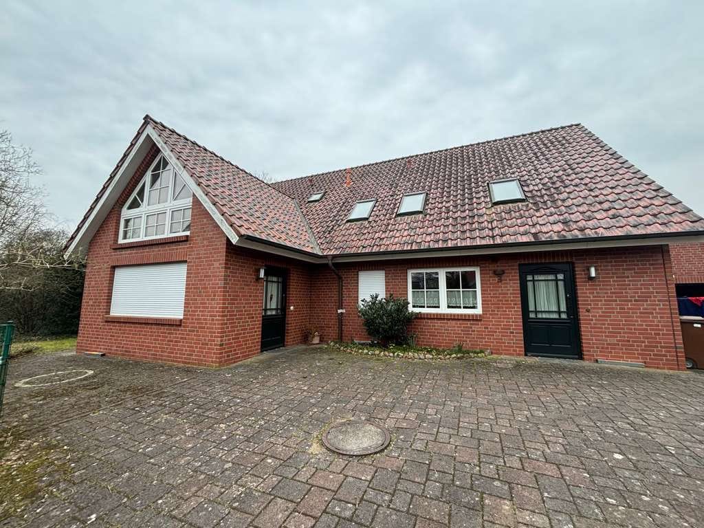 Immobilie in Klein Rönnau - Geräumiges Einfamilienhaus mit Einliegerwohnung und Garage in Klein Rönnau bei Bad Segeberg - Bild 0
