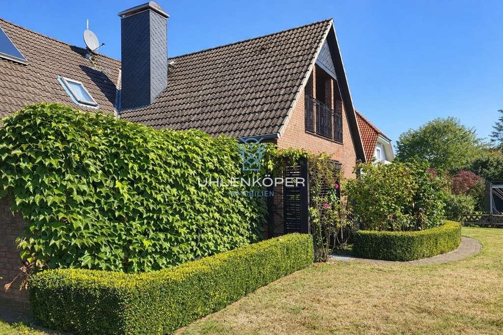 Immobilie in Wriedel - Viel Raum, viele Möglichkeiten – Einfamilienhaus mit Einliegerwohnung und 2 Garagen - Bild 0