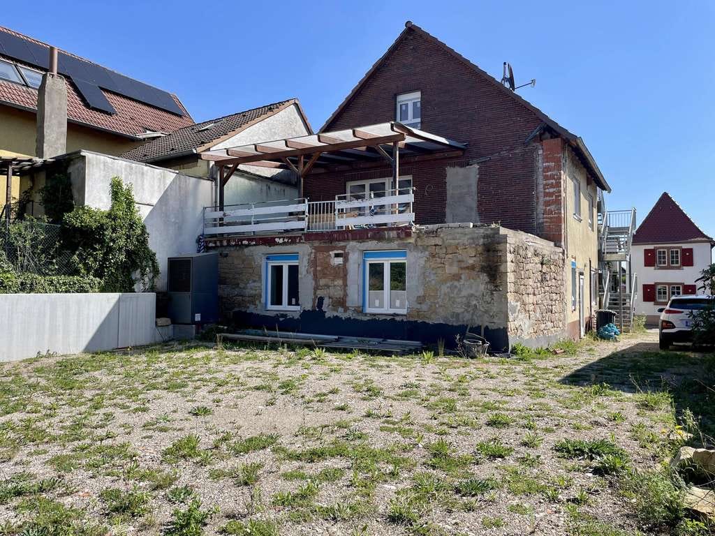 Immobilie in Edenkoben - Ein Haus - viele Möglichkeiten - MFH in schöner Lage von Edenkoben bereit zum Fertigstellen
  - Bild 2