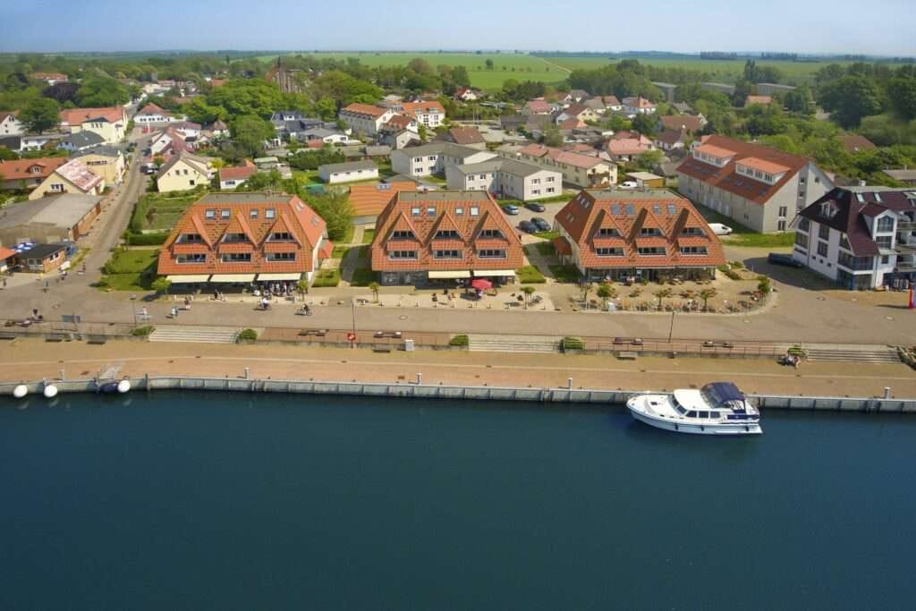 Immobilie in Wiek - Ferienwohnung in den Hafenhäusern Wiek - ohne Maklergeb. - Bild 1