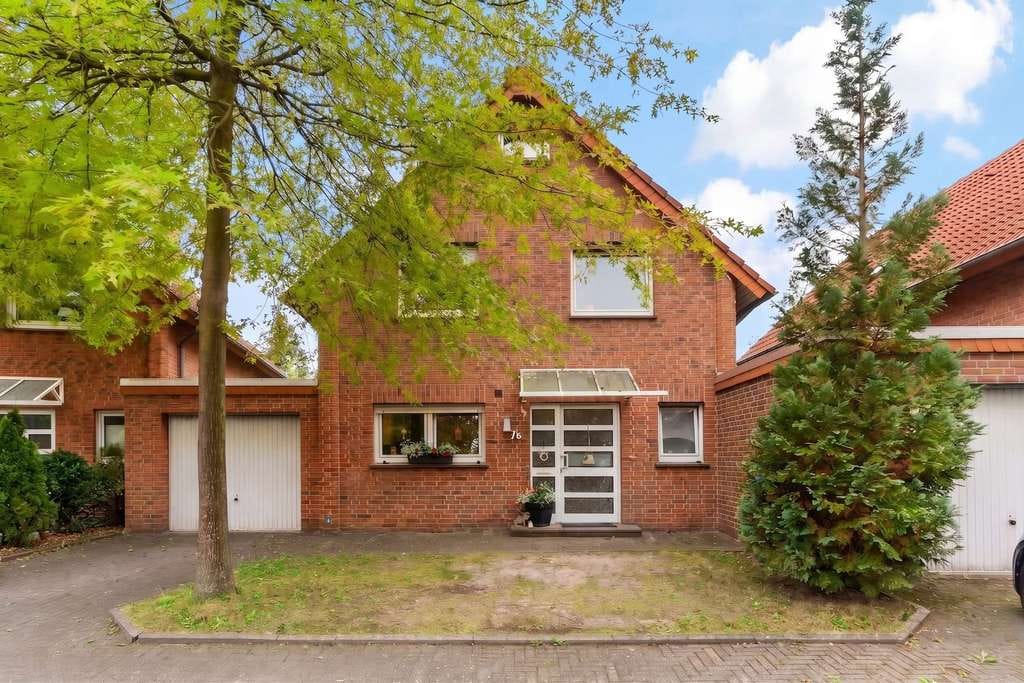 Immobilie in Herzebrock-Clarholz - Charmantes Einfamilienhaus mit Garten und Garage in zentraler Lage von Herzebrock - Bild 0