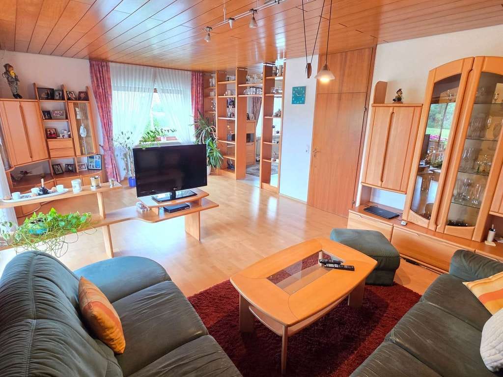 Immobilie in Itzgrund - Viel Raum für Ihre Wohnideen – Bungalowstil mit zusätzlichem Garten- oder Baugrundstück! - Bild 3