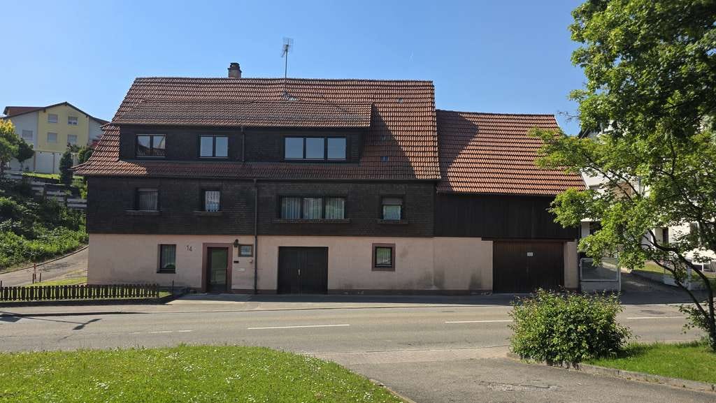 Immobilie in Remchingen - Zweifamilienhaus mit großem Grundstück, historischem Charme und Potenzial für Neues - Bild 4