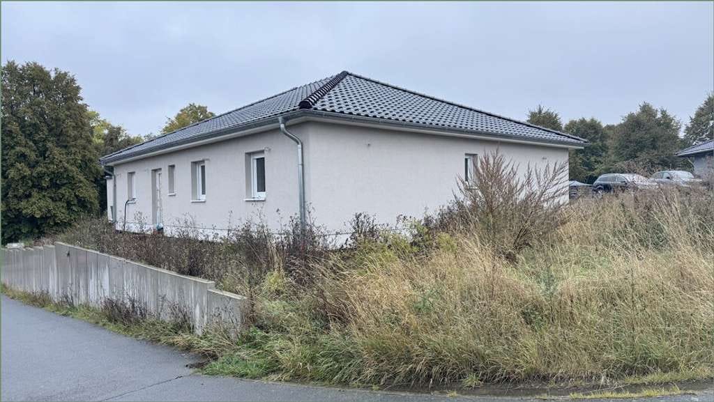 Immobilie in Osterwieck - Moderner Neubau-Bungalow (120 m²) im unfertigen Zustand mit großer Garage und Terrasse - Deersheim - Bild 3