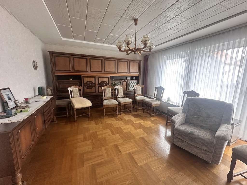 Immobilie in Söhlde - Söhlde-Groß Himstedt: Eimfamilienhaus mit großem Grundstück, Keller und zwei Garagen - Bild 4