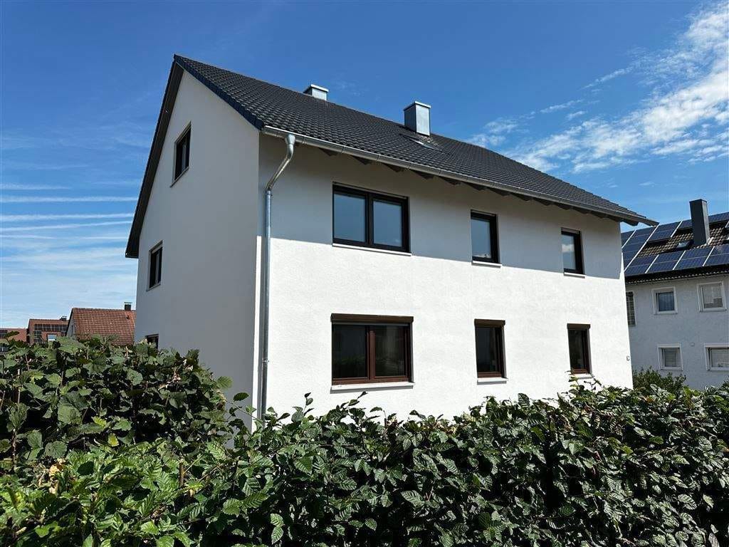 Immobilie in Pleinfeld - Kernsaniertes Zweifamilienhaus in ruhiger Wohnlage in Pleinfeld - Bild 0