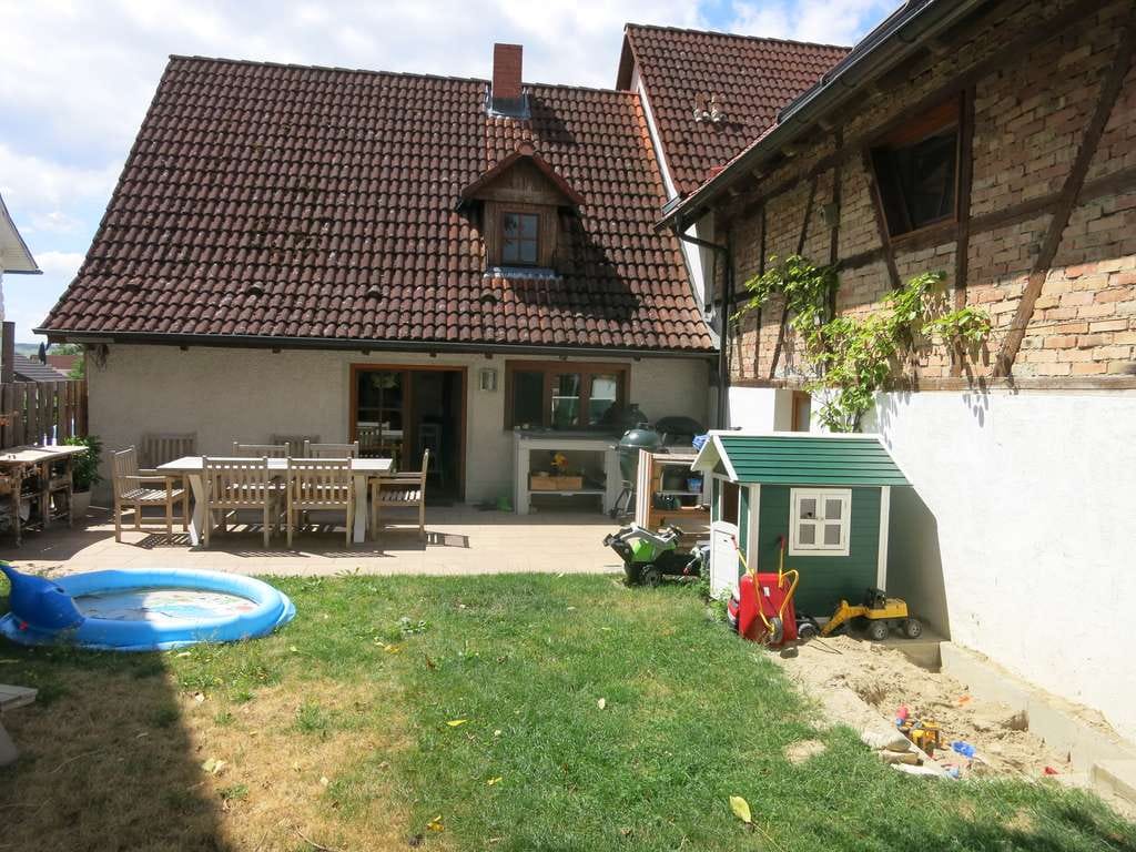 Immobilie in Engen - Einfamilienhaus, ca.175,6 qm Wohnfläche + ca.95 qm Nutzfläche, Grundstück 452 qm, Engen/Anselfingen - Bild 2