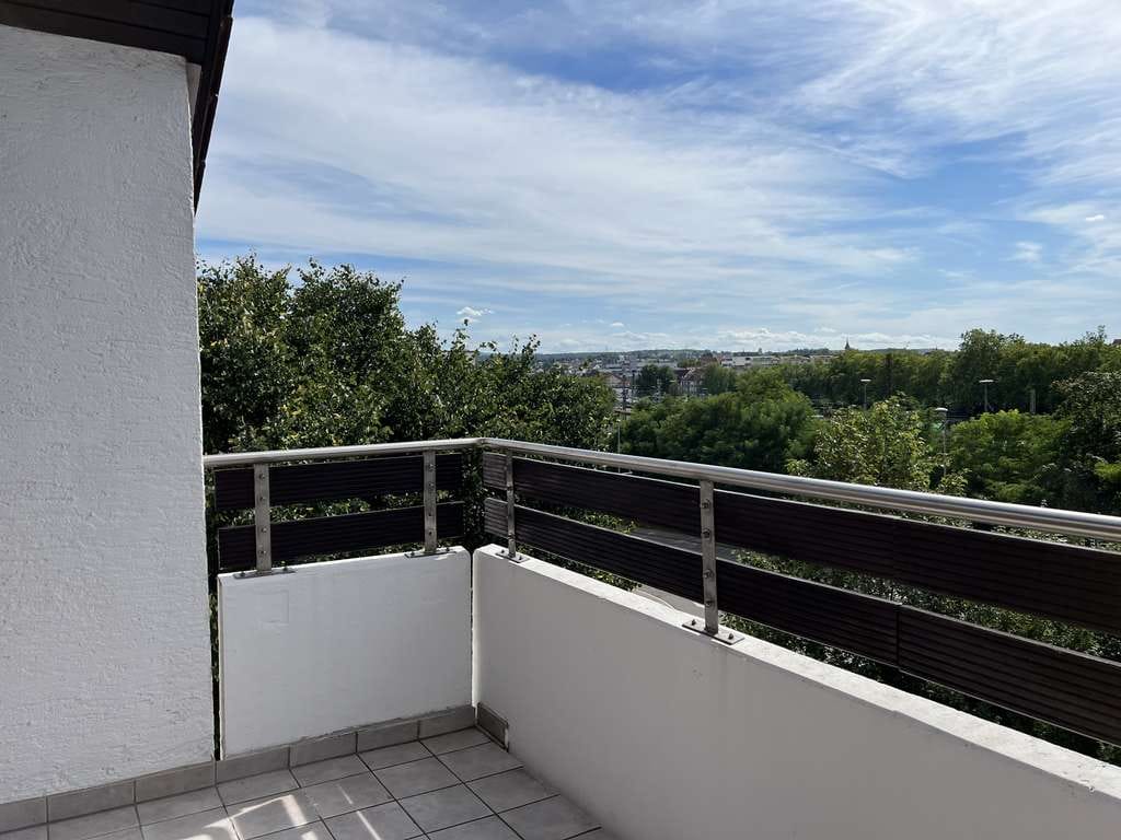 Immobilie in Nürtingen - 1-Zimmer Wohnung mit großem Balkon und Fernblick - Nahe Medius Klinik  - Bild 1