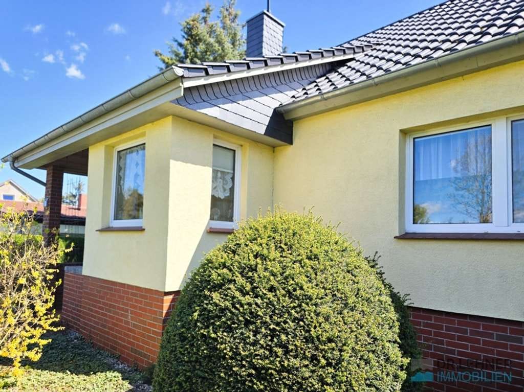 Immobilie in Hohen Demzin - Dr. Lehner Immobilien NB-
Landhausidylle mit vielseitig nutzbarem Nebengelass - Bild 2