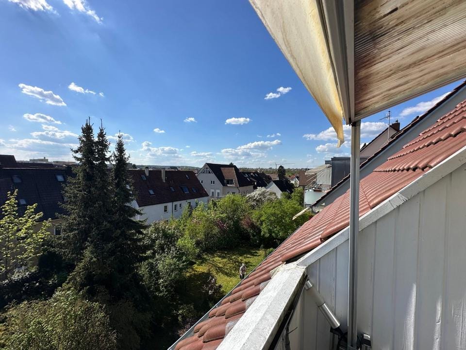 Immobilie in Wendlingen am Neckar - Mehr Raum. Mehr Licht. Mehr Wohnen – Charmante 3 Zi. DG-Wohnung mit Aussichts-Loggia und TG! - Bild 0