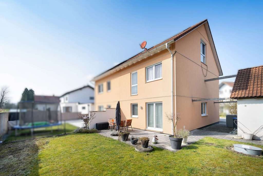 Immobilie in Eitting - Ihr Zuhause für die schönsten Momente-stilvolle Doppelhaushälfte in Holzständerbauweise  in Eitting - Bild 0
