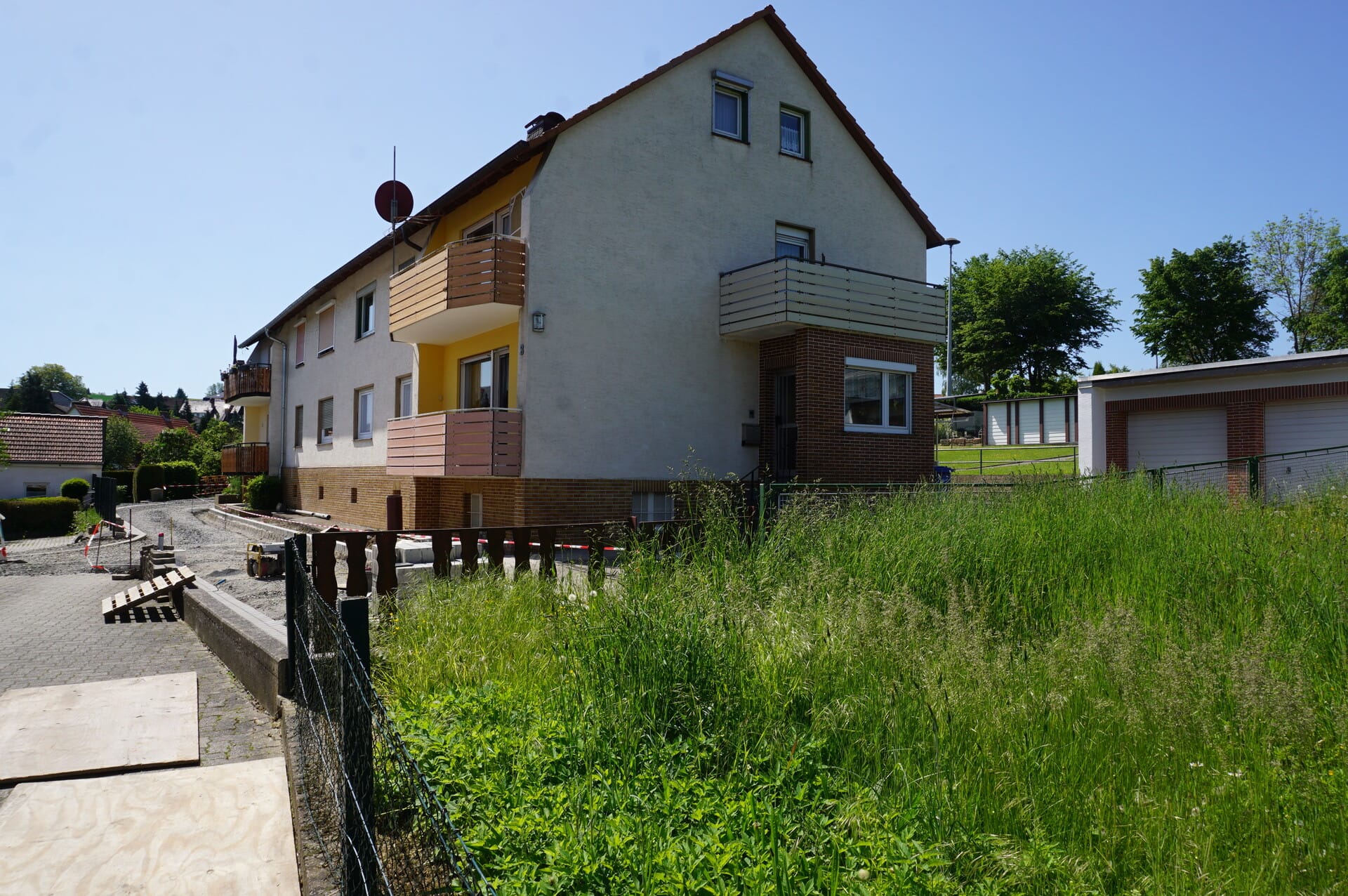 Immobilie in Guxhagen - Gepflegtes Zweifamilienhaus zur Eigennutzung oder Vermietung. Keine Käuferprovision! - Bild 1