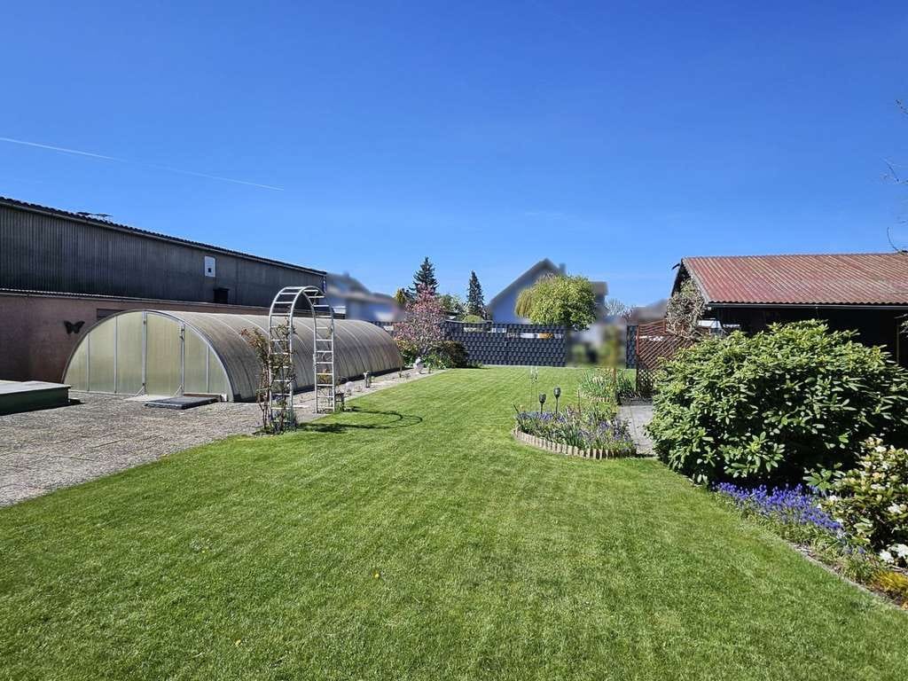 Immobilie in Weiherhammer - Einfamilienhaus mit Fertigungshalle und vielseitigen Nutzungsmöglichkeiten in Weiherhammer - Bild 2