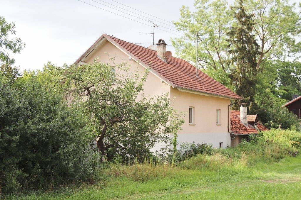 Immobilie in Rieden - Renovierungsbedürftiges Einfamilienhaus mit 2 Garagen und viel Nutzfläche mit großem Potential - Bild 1