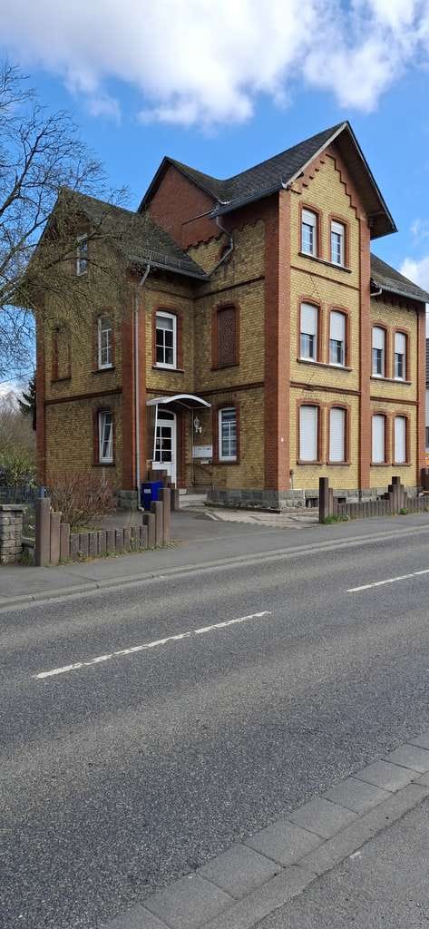 Immobilie in Wirges - ***Schönes 3-Familienhaus in zentraler Lage in Wirges*** - Bild 0