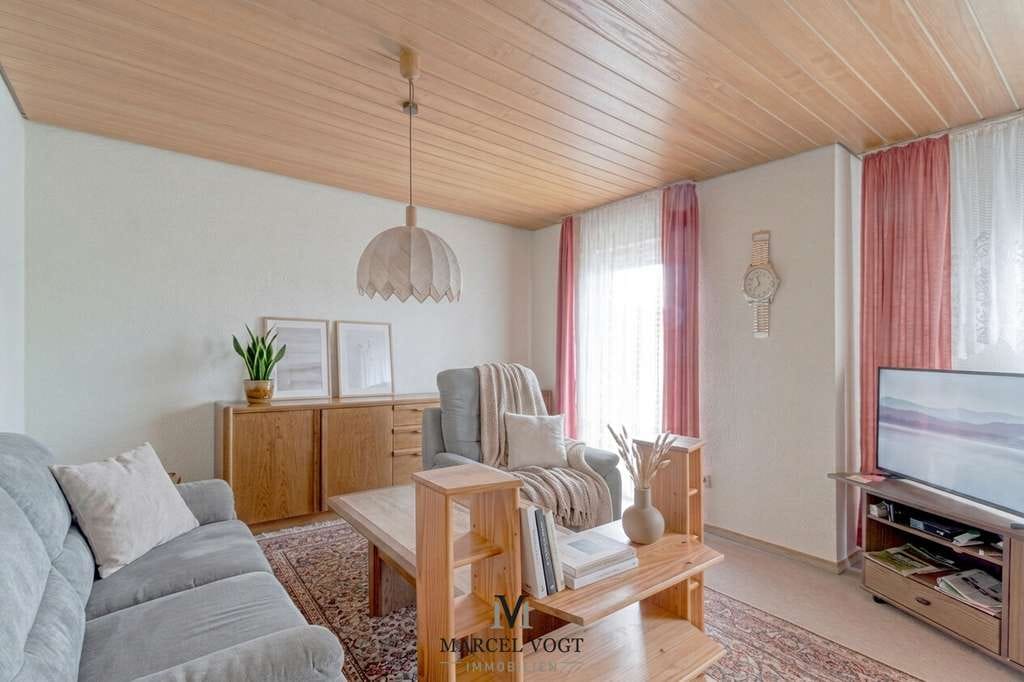 Immobilie in Großbettlingen - Kompaktes Reihenmittelhaus in ruhiger Wohnlage von Großbettlingen - Bild 1