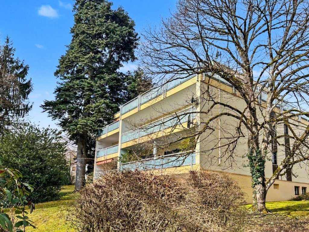 Immobilie in Feldafing - Direkt am Starnberger See - frisch renovierte 3-Zi.-ETW mit Hobbyraum und tollem Blick in Feldafing - Bild 0
