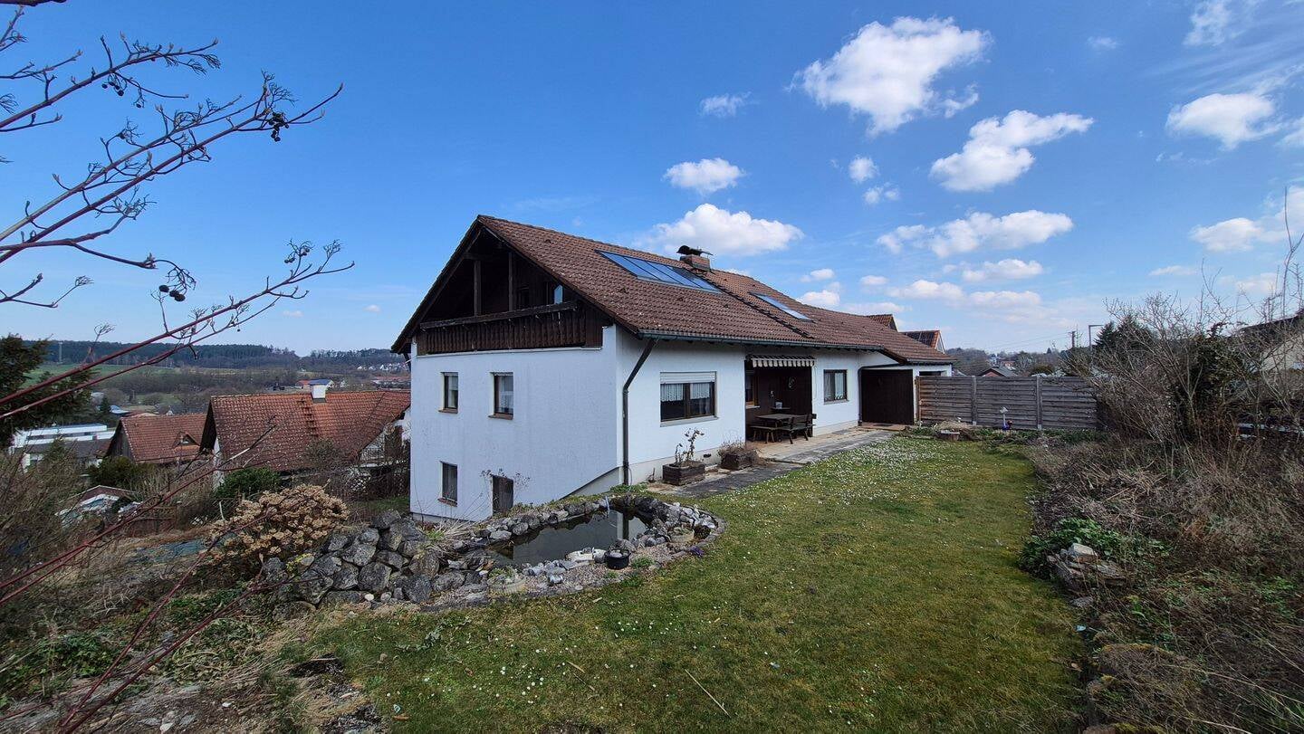 Immobilie in Pfaffenhofen an der Ilm - Ein MEHR an Platz - EFH mit 2 Einliegerwohnungen & Blick über die Dächer - Bild 0
