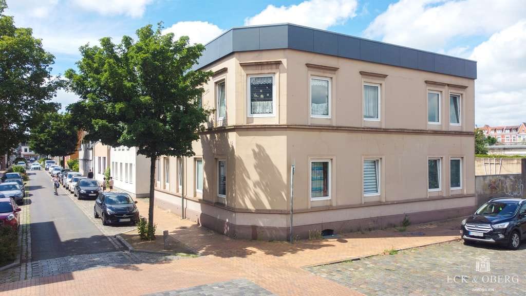 Immobilie in Neumünster - Renditestarkes Mehrfamilienhaus in zentraler Lage von Neumünster - Bild 1