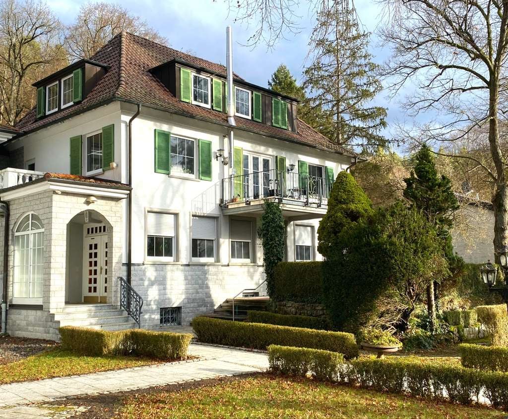 Immobilie in Aidlingen - OG-Wohnung in Aidlinger Villa - Bild 1