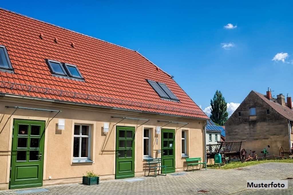 Immobilie in Asbach - Einfamilienhaus nebst Garage - Bild 0