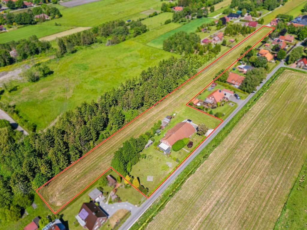 Immobilie in Leezdorf - Landidylle pur: Charmanter Resthof mit Scheune auf 15.112 m² Eigentumsgrundstück - Bild 1