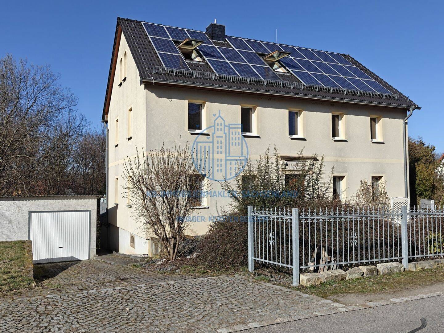 Immobilie in Nossen - Verkauf eines MFH mit 3 WE sowie PV-Anlage und Wald - für Eigennutzung oder Kapitalanlage geeignet! - Bild 0